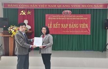 LỄ KẾT NẠP ĐẢNG VIÊN TẠI TRUNG TÂM ỨNG DỤNG KỸ THUẬT HẠT NHÂN TRONG  CÔNG NGHIỆP